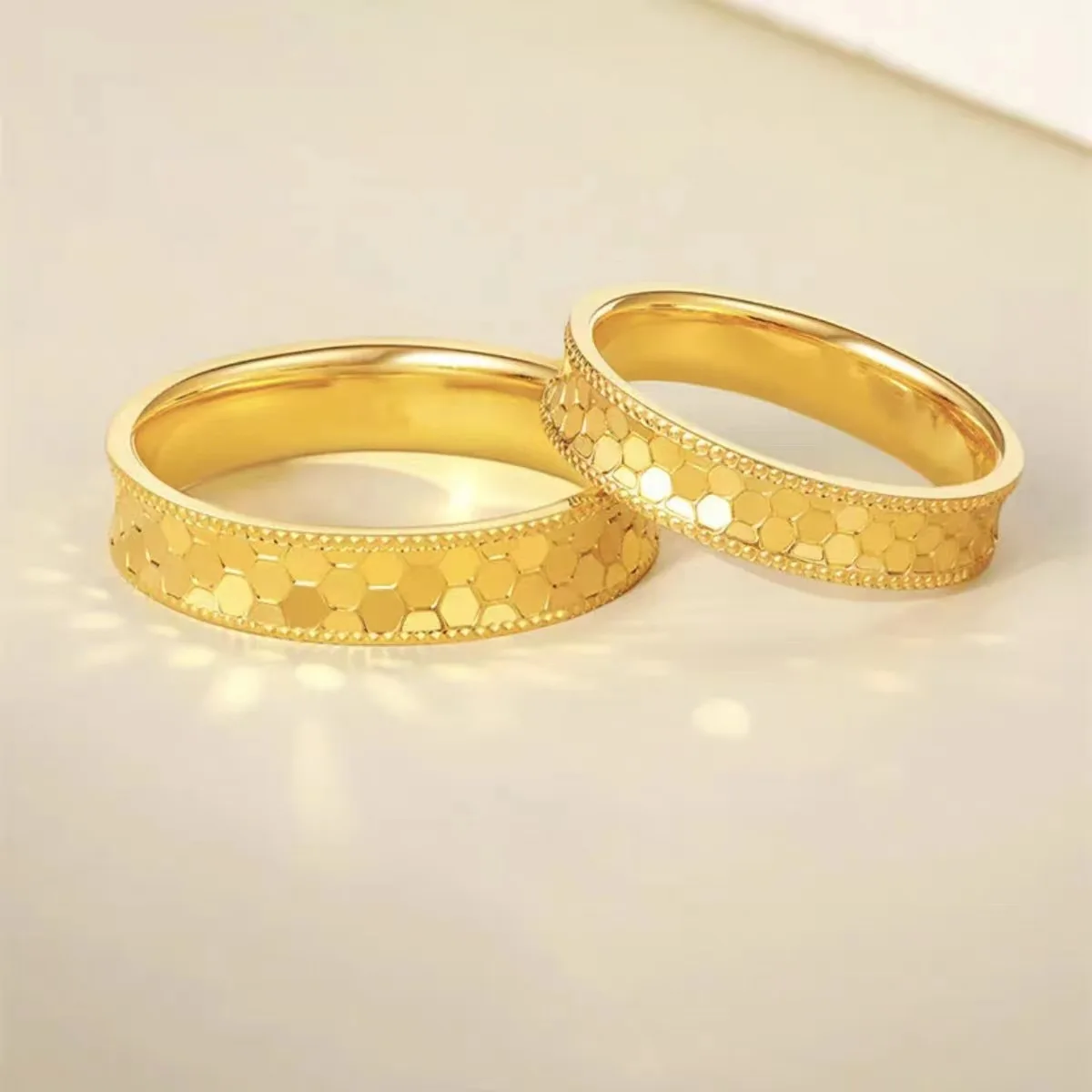 Pure Gold Color Shine Honeycom - огляд і ціна Men'S Accessories Dubai